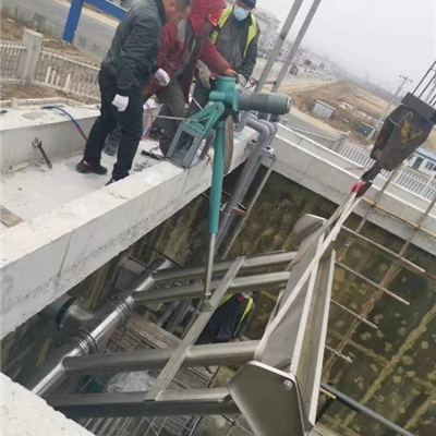 滗水器